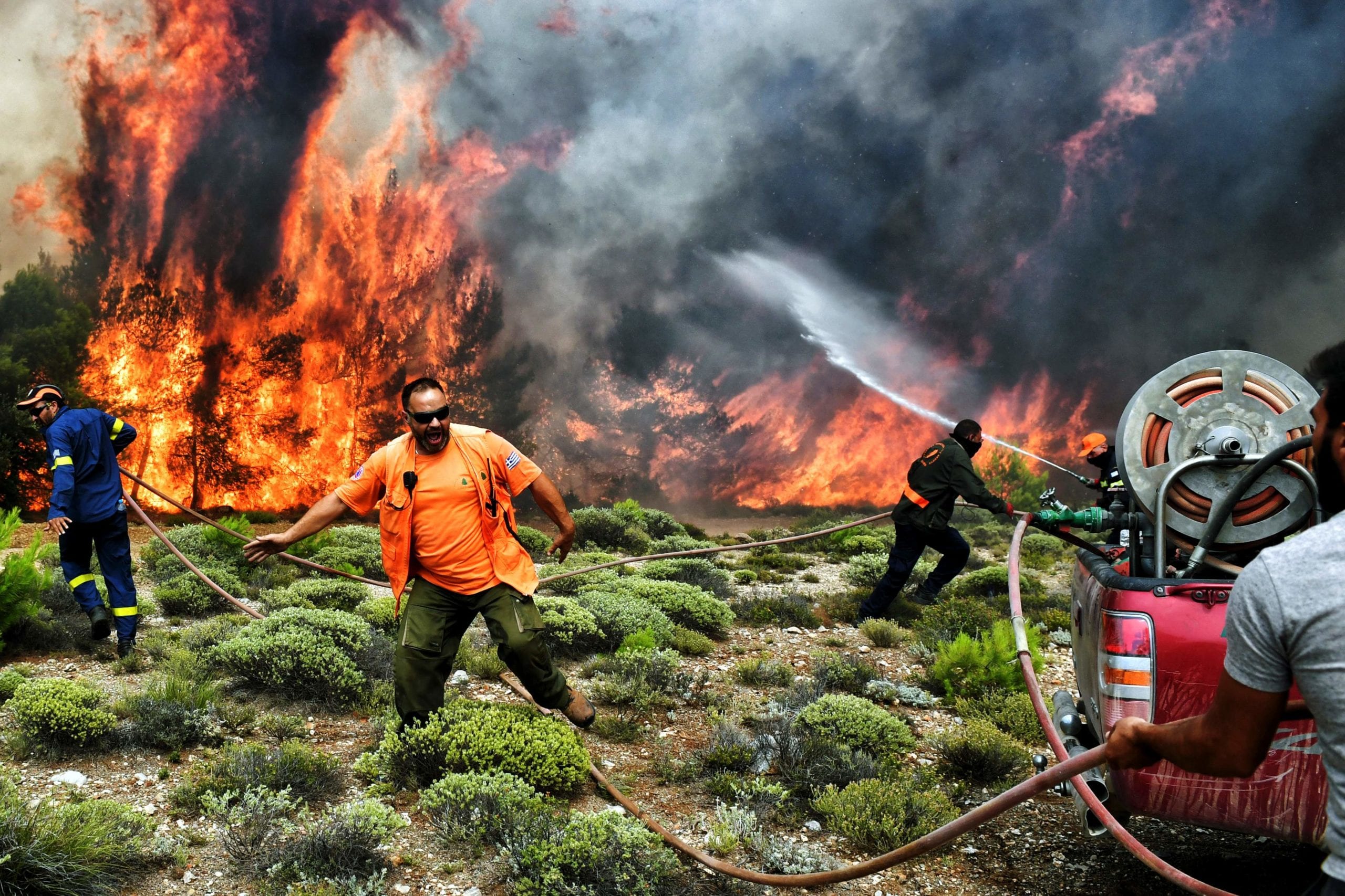 اليونان: حصيلة ضحايا الحرائق ترتفع إلى 81 قتيلا وعمليات البحث عن مفقودين مستمرة