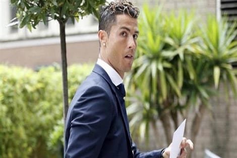 الرياضة: النجم رونالدو يشتري حريته و يسدد 19 مليون يورو لمصلحة الضرائب الإسبانية