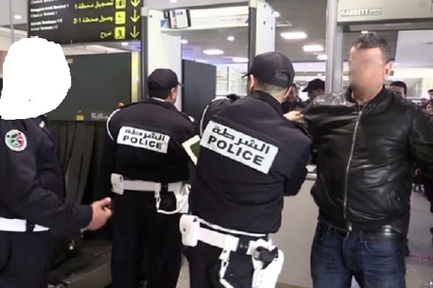 حصري. إدانة شرطيين بالسجن لتورطهما في سرقة بورطابل سائح بمطار أكادير