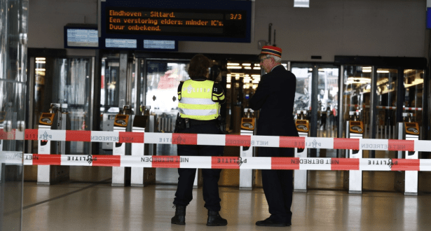 هولاندا….الكشف عن منفدي اطلاق النار بمحطة القطار بأمستردام