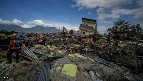 إندونيسيا…2000 جثة وآلاف المفقودين والدولة تحول بلدتين إلى “مقبرة جماعية”