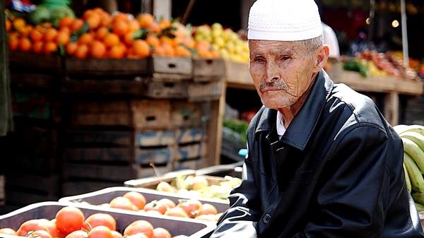 بشهادة مؤسسة حكومية.. أسعار الفواكه والسمك والخضر تلهب جيوب المستهلكين المغاربة