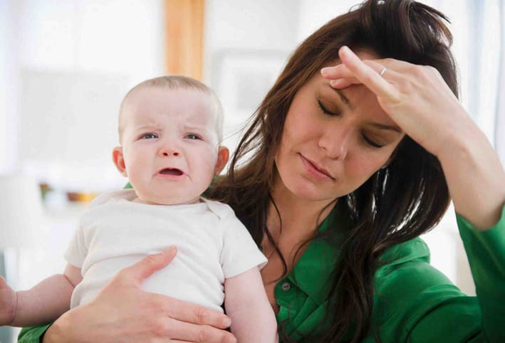 اكتئاب الأم يؤثر على صحة الأطفال الجسمانية والنفسية