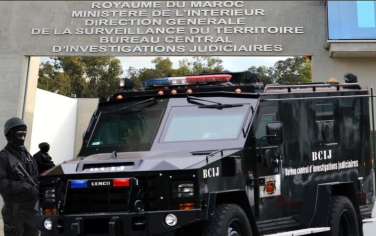 تفاصيل يوم شاق..سيارة مصفحة وقوات النخبة لنقل “خلية شمهاروش” من المحكمة الى السجن