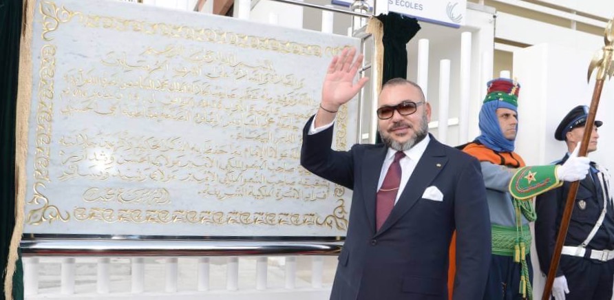 الملك يعطي انطلاقة أول طائرة من “الجيل الجديد” من طائرات الخطوط الملكية المغربية