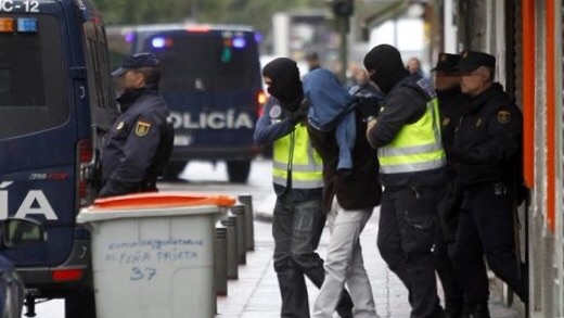 بتعاون مع السلطات المغربية. الشرطة الإسبانية تُطيح بإرهابي تدرّب مع “داعش”