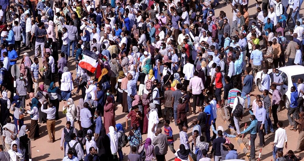 السودان. المحتجّون يتوجّهون إلى القصر الجمهوري في الخرطوم للمطالبة بتنحّي الرئيس