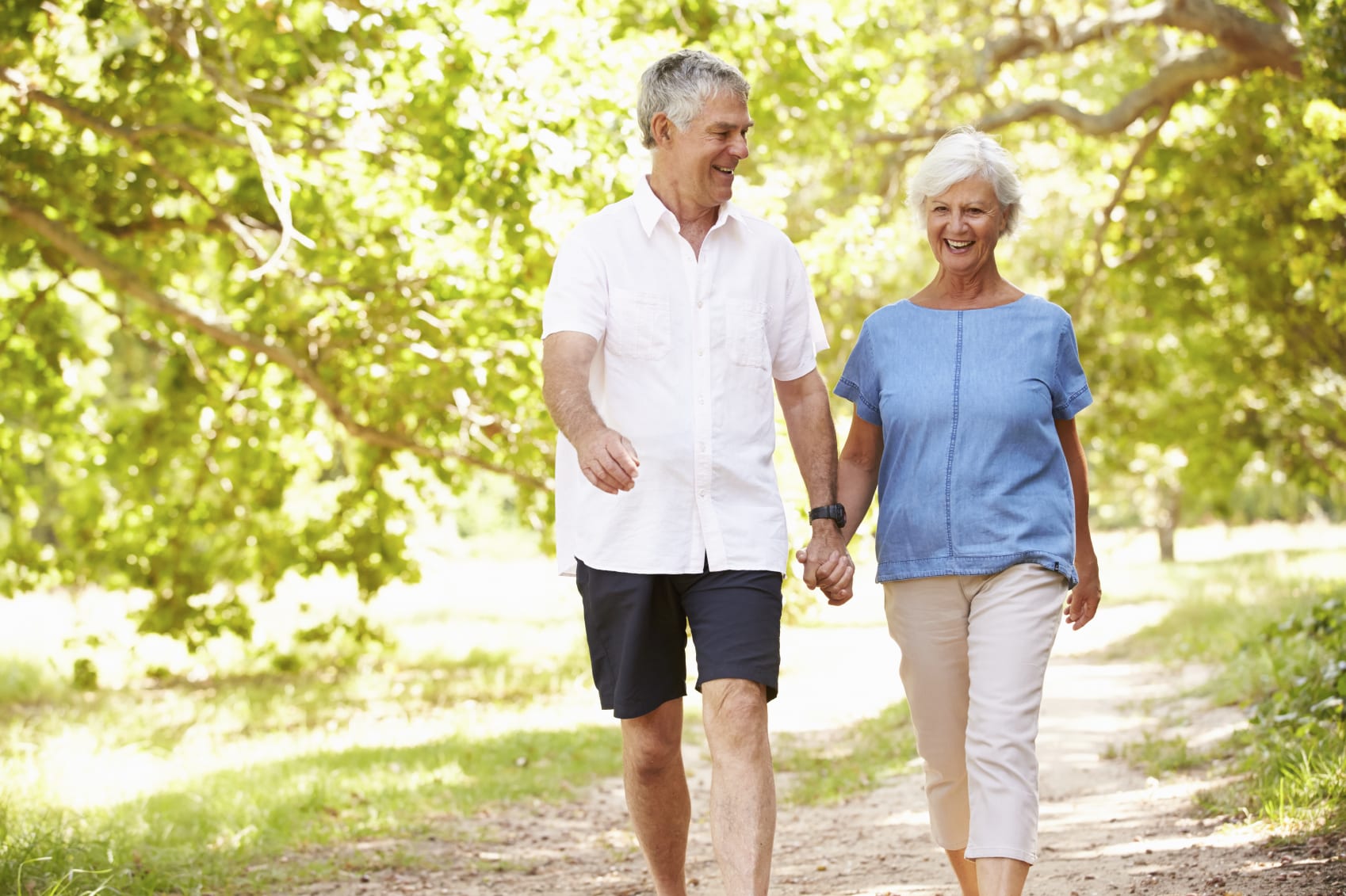 فوائد المشي عند كبار السن