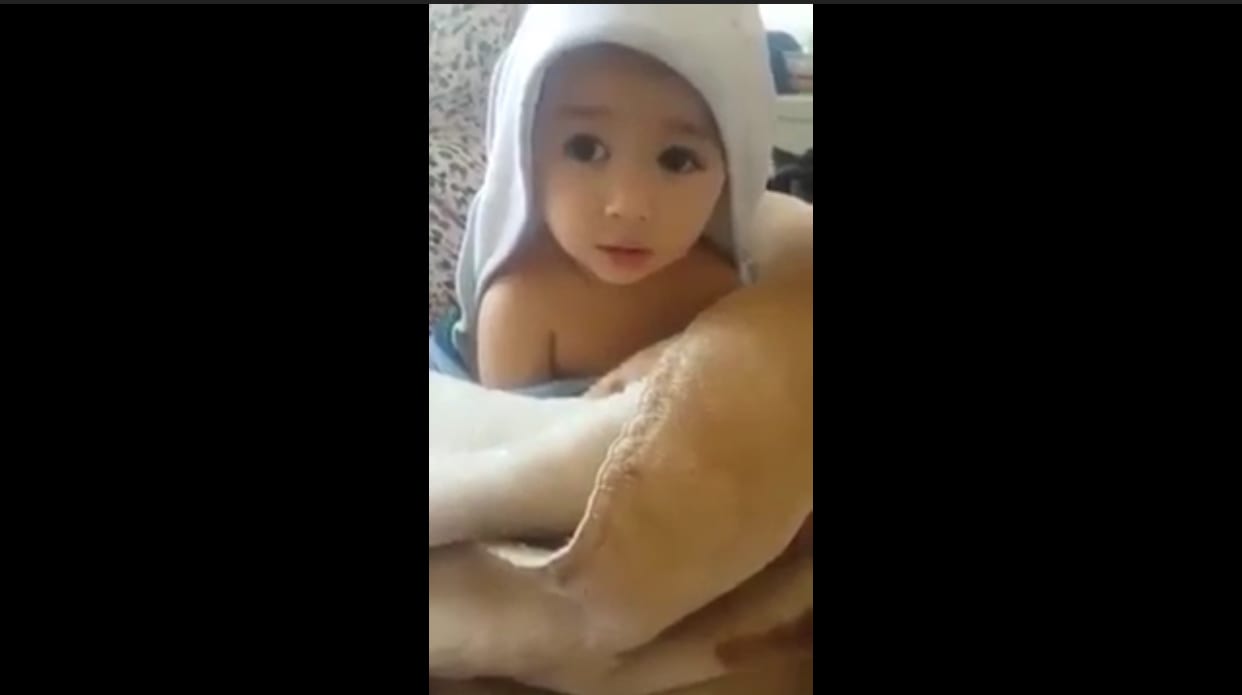 ولا يعترف بإسرائيل.. رضيع مغربي يحفظ عواصم العالم (فيديو)