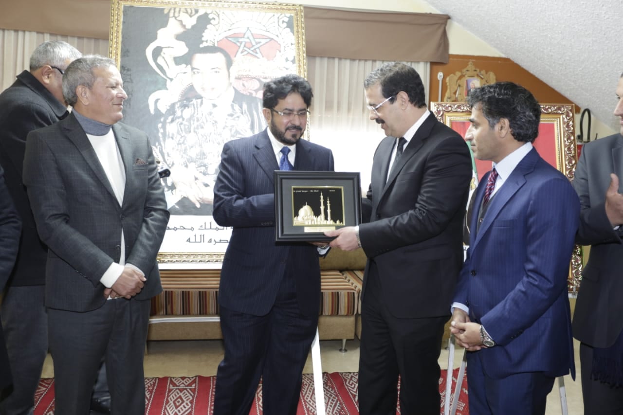 سفير الإمارات وعامل افران يطلقان مبادرة إنسانية موجهة لسكان المناطق الجبلية