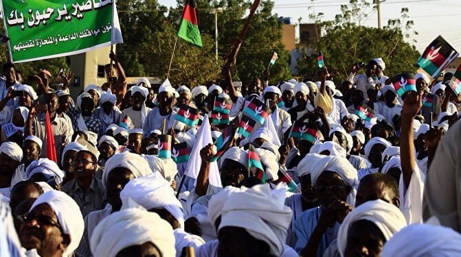 الشرطة تعتقل 14 أستاذا من جامعيا لانخراطهم في وقفة احتجاجية مؤيدة لـ”حراك” السودانيين