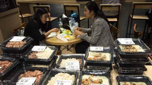 تحذير صحي للموظفين بشأن “طعام العمل”