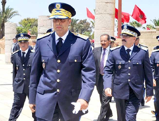 الحموشي “يكافئ” شرطيا رفض رشوة من تاجر مخدرات