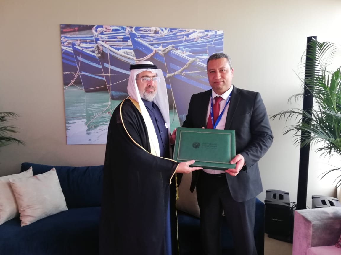 السعودية تسلم المغرب شهادة العضوية في المجلس الدولي للتمور