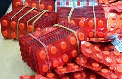 فاس.. الشرطة تطيح بشخص و فتاة بحوزتهما 2960 قرصا مهلوسا