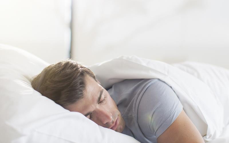 دراسة تكشف تداعيات “النوم” في وقت متأخر