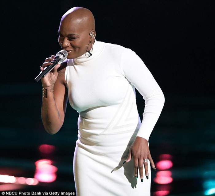 وفاة “جانيس فريمان” نجمة “ذا فويس” بجلطة دموية