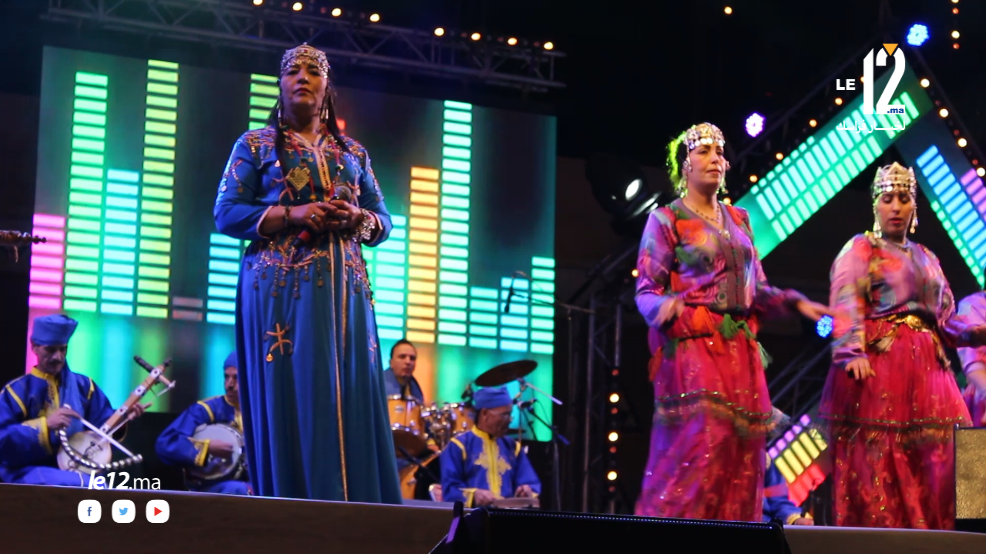 بالفيديو..نجوم أمازيغيون يلهبون منصة مهرجان اللوز في يومه الثاني