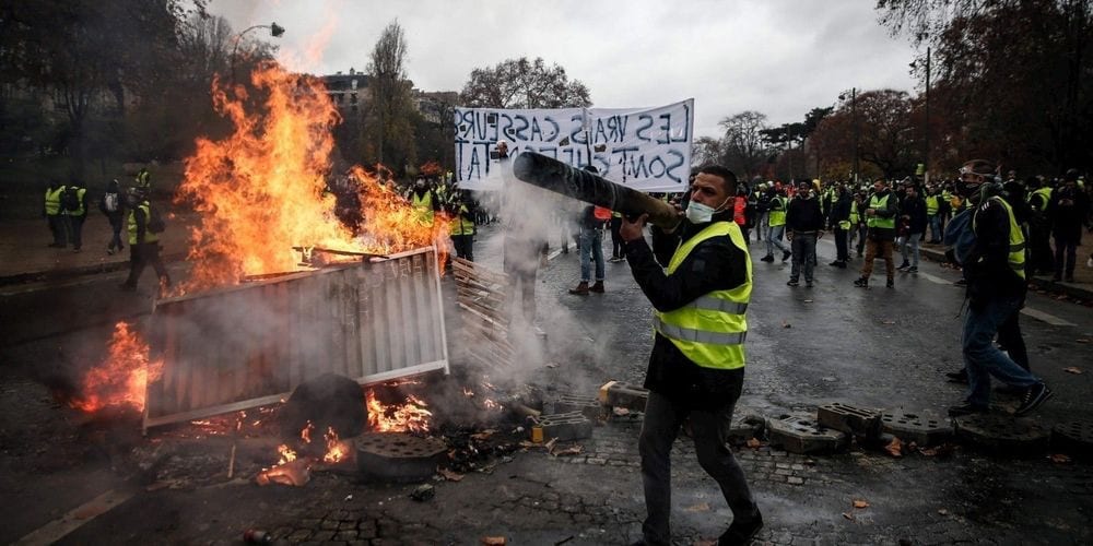 باريس. عنف غير مسبوق في الأسبوع الـ18 لاحتجاجات السترات الصفراء