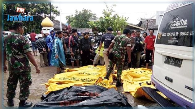 إندونيسيا. عشرات القتلى في فيضانات طوفانية