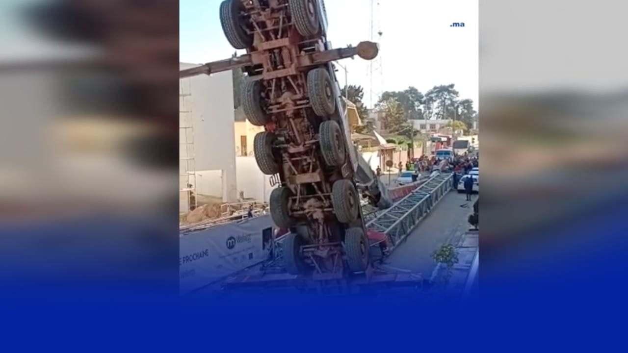 بالفيديو: السيبة..سقوط رافعة لبناء عمارة قرب اقامة عامل القنيطرة وهذا ما وقع