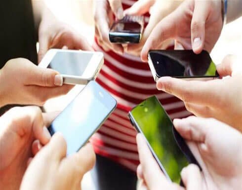 “إدمان الهاتف”..المدير التنفيذي ل “آبل” يقدم وصفة للتخلص منه