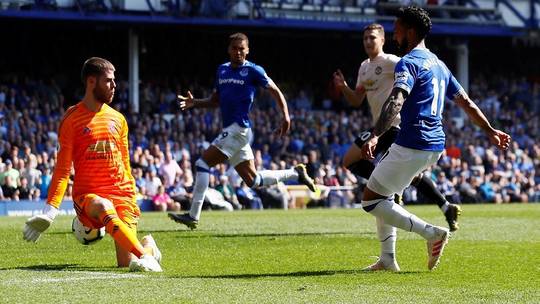 إيفرتون يسحق مانشستر يونايتد ويعقد مهمته في التأهل إلى دوري الأبطال