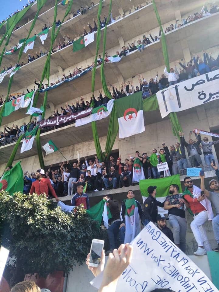 رغم استقالة بوتفليقة. الجزائريون يصرّون على “إسقاط رموز النظام”