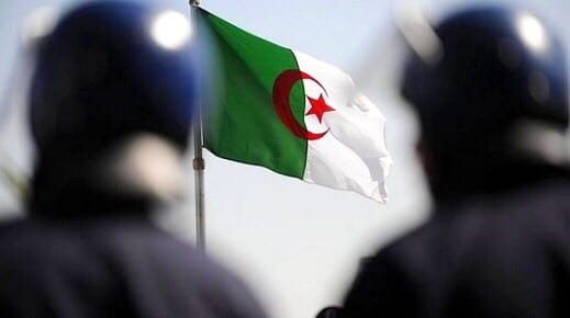 القضاء الجزائري يدين أربعة شبان مغاربة بـ20 سنة سجنا نافذا لكل واحد