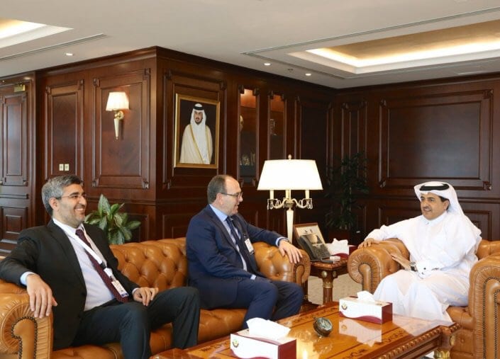 بن شماش يلتقي النائب العام القطري في الدوحة