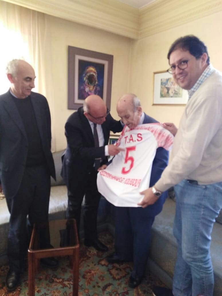 الطاس يكرّم مؤسسه عبد الرحمان اليوسفي ويمنحه مَوقع “ليبيرُو”