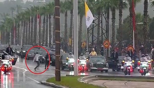 إطلاق سراح معترض موكب الملك وبابا الفاتيكان