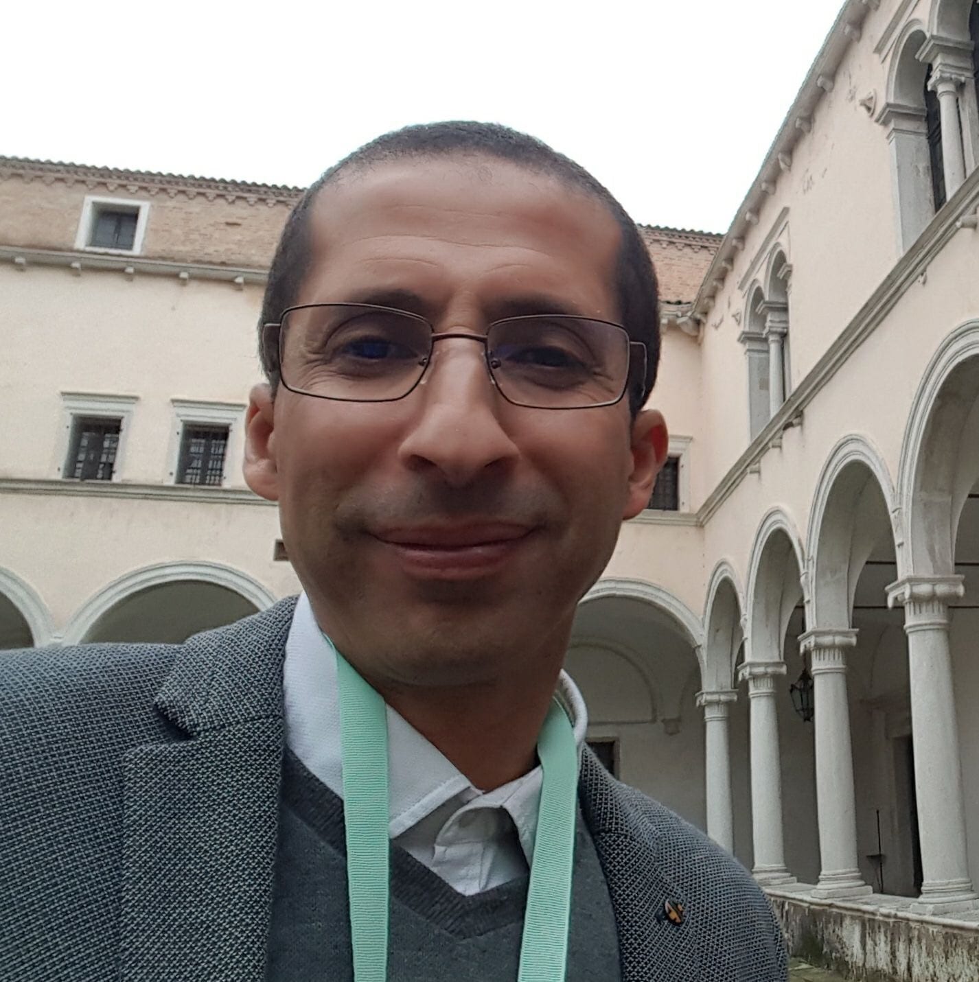 حمادة يدون: تراجع “المشترك الإنساني” وارتفاع “الجهالات والشعبوية”