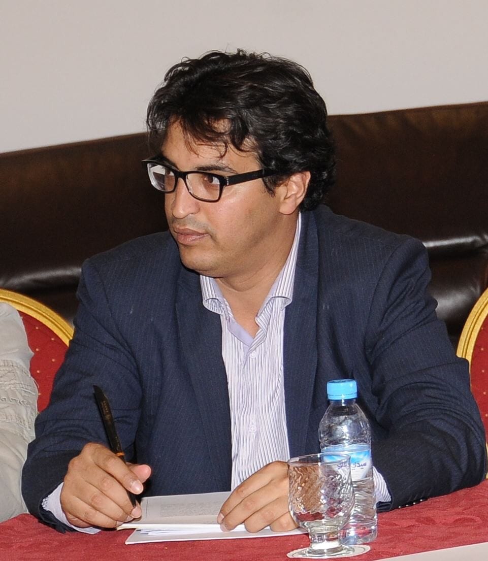 لمن نكتب؟ حرفة من ورق لمجتمع من ورق!