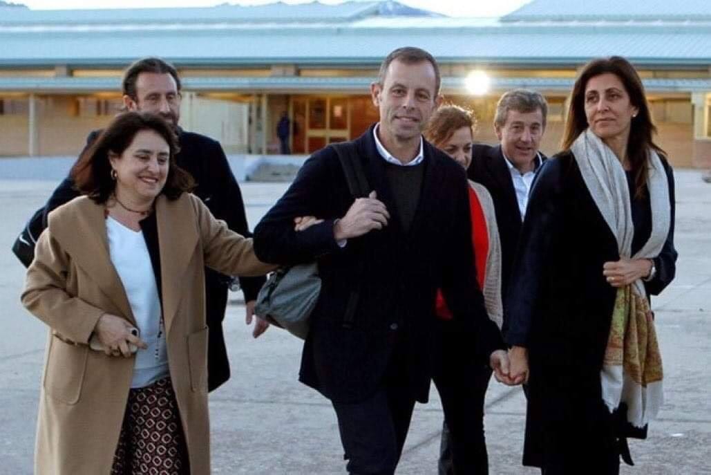 تبرئة رئيس برشلونة السابق وزوجته بعد عامين من المحاكمات