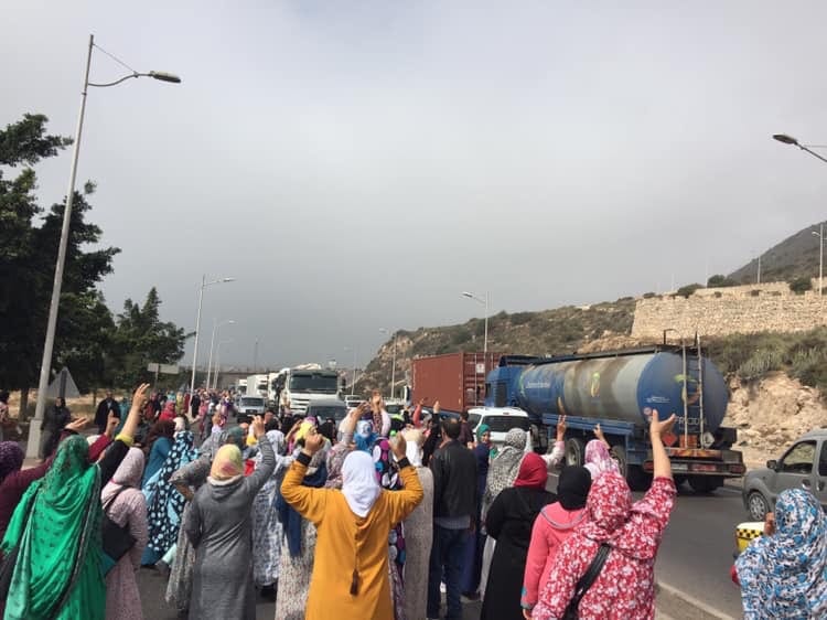 بالصور. مسيرة غاضبة في أكادير ضد “تقتيل” العاملات الفلاحيات