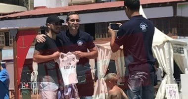 هازارد يلتقط أول صورة مع قميص ريال مدريد