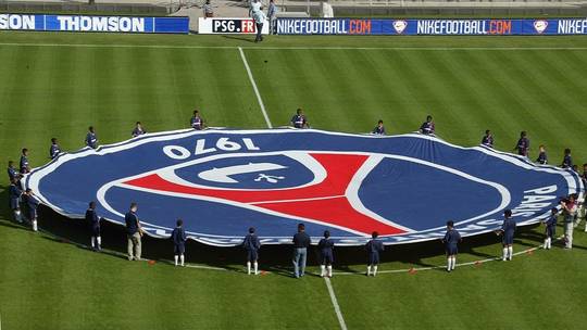 باريس سان جيرمان يمدد “رسميا” عقد مدربه توماس توخيل