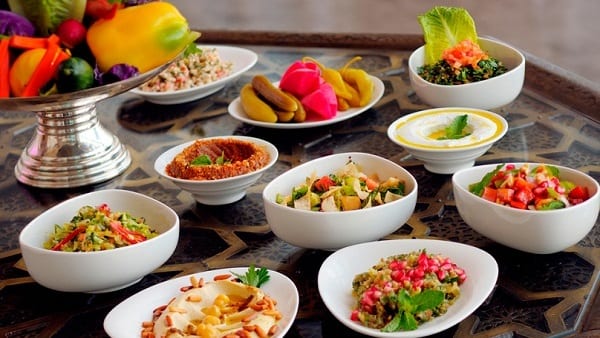 عادات غذائية خاطئة في رمضان.. تجنبيها