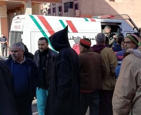 عش نهار تْسمع.. يعتدي على والده ويحتجزه مطالبا بالمال مقابل تحريره