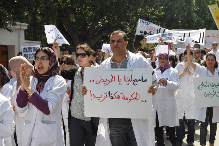 وزير الصحة يقترح توظيف أطباء “بالتعاقد” بعد توالي الاستقالات