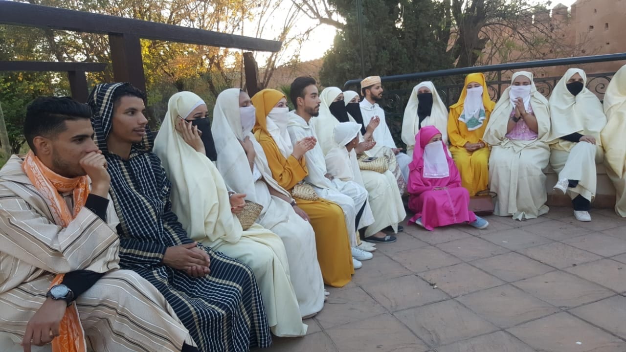 “الحايك”. شباب وجدة ينخرطون في إحياء الزي التقليدي المغربي