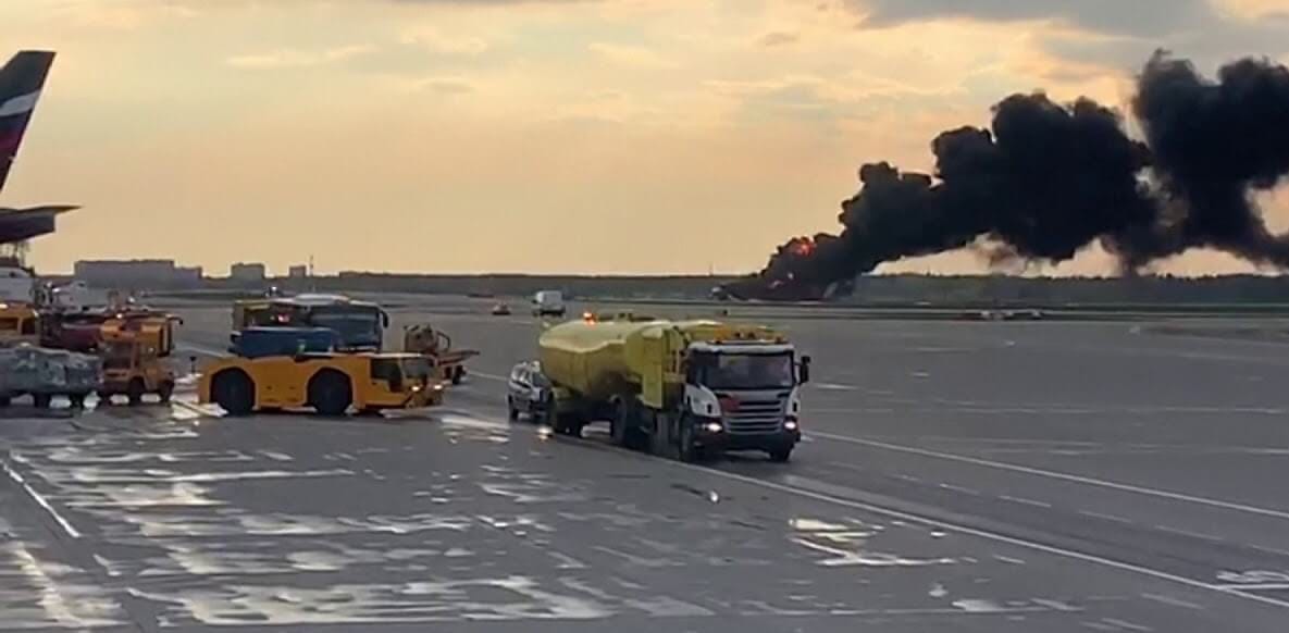 روسيا. الحداد ثلاثة أيام بعد احتراق طائرة ركاب في موسكو