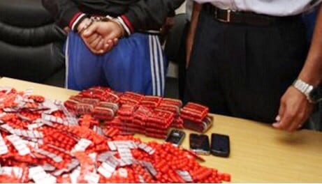 أمن أكادير يحبط تهريب 7400 “ريفوتريل” في حافلة