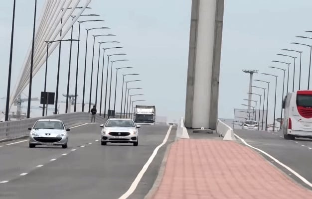 الدار البيضاء. فتح “القنطرة المعلقة” في وجه حركة السير (صور)