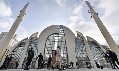 الألمان يؤيدون فرض “ضريبة المساجد” على المسلمين