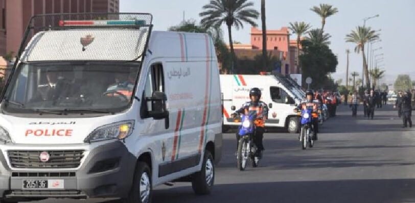 كازا. إشهار عناصر الشرطة لأسلحتهم الوظيفية بسب “مول تريبوتور” مفرعن