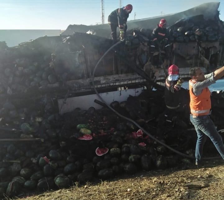 تامنصورت. النيران تلتهم شاحنة محملة بـ”الدلاح”