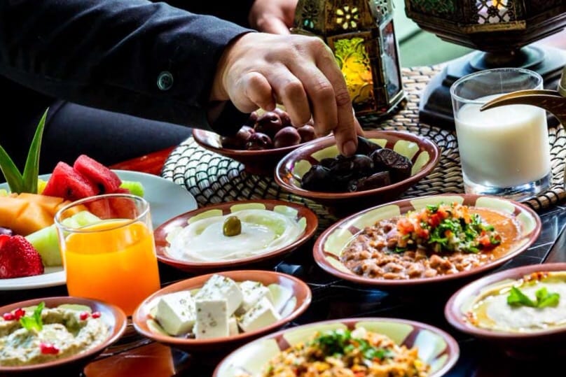 وجبة إفطار رمضان. هذه فوائد الاعشاب العطرية والتوابل