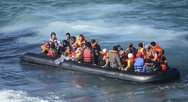 الحسيمة. غرق قارب مطاطي يحمل 15 مهاجرا سريا